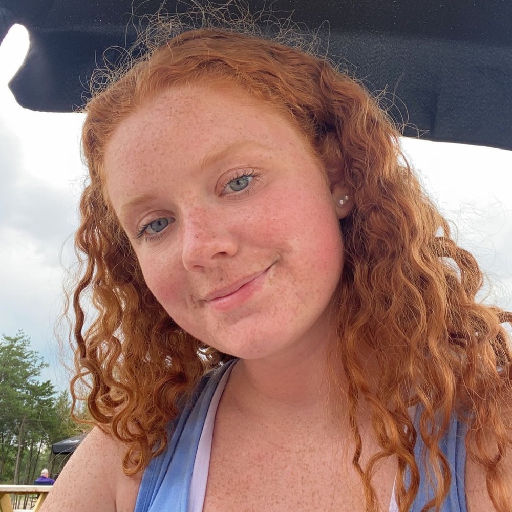 Meet your Posher, Caitlin